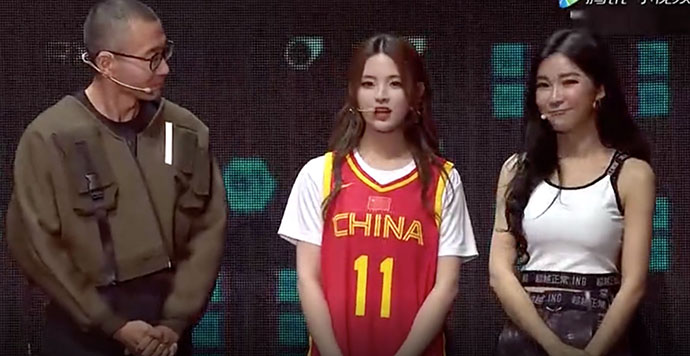 杨超越接受采访