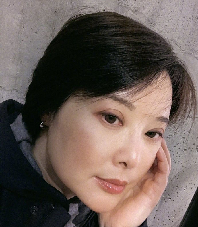 袁立