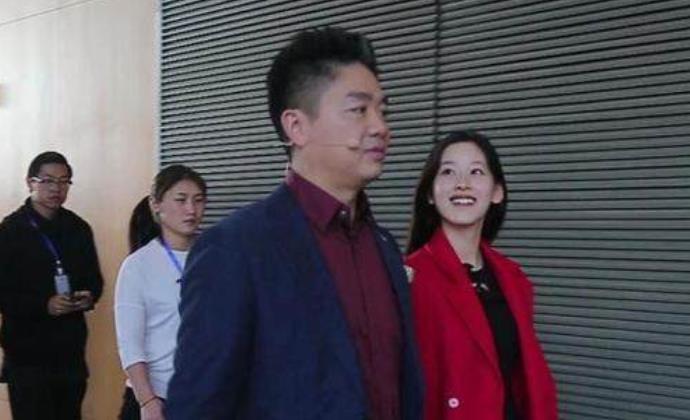 奶茶妹妹与刘强东