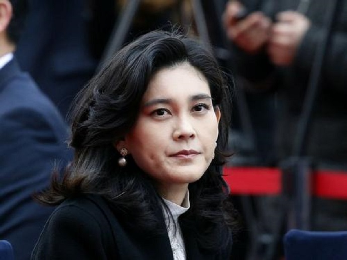 李富真