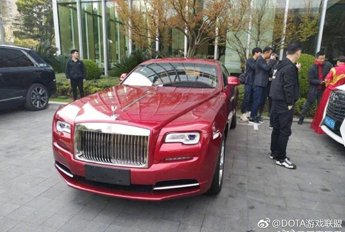 王思聪送劳斯莱斯当酒神结婚礼物