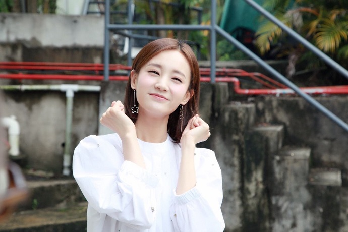 李一桐笑起来很治愈