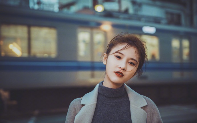 张慧雯帅气写真
