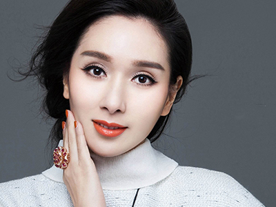 东宫杨恭如剧中是配音 出道23年演技精湛依旧美丽动人