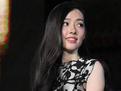 向佐成功求婚郭碧婷 他们是怎样从银幕情侣走向婚姻呢
