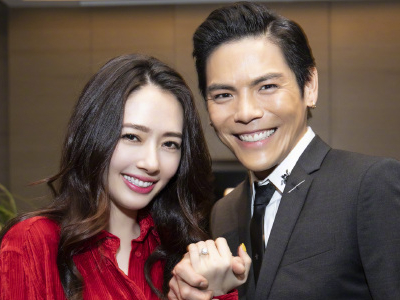 向佐求婚郭碧婷成功！相遇在《最美的时光》最终修成正果