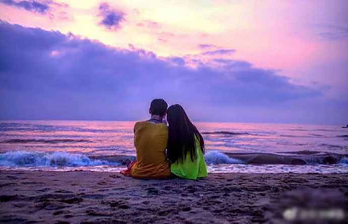 向佐郭碧婷大晒露背照