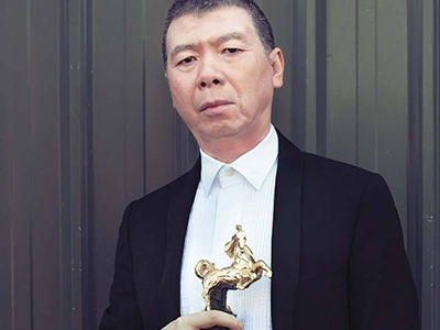 冯小刚哽咽 导协表彰会发言落泪宋祖德调侃他喜极而泣