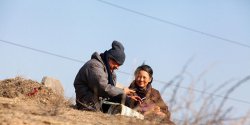王小帅宣传文案 酒香也怕巷子深为宣传新片导演太拼了