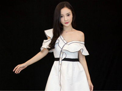 李小璐评论怼贾乃亮没给过她什么 尴尬打脸忘记换号了？