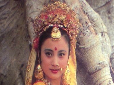 李玲玉个人资料遭曝光，网友大起底送称号不老女神