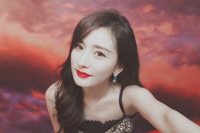 杨幂小女人的样子一样很可爱
