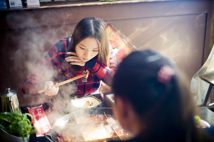吃火锅的时候经常那些味道会扩散到衣服
