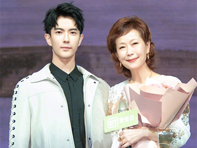 叶童出演许仙母亲 两大许仙同台于朦胧发博调侃