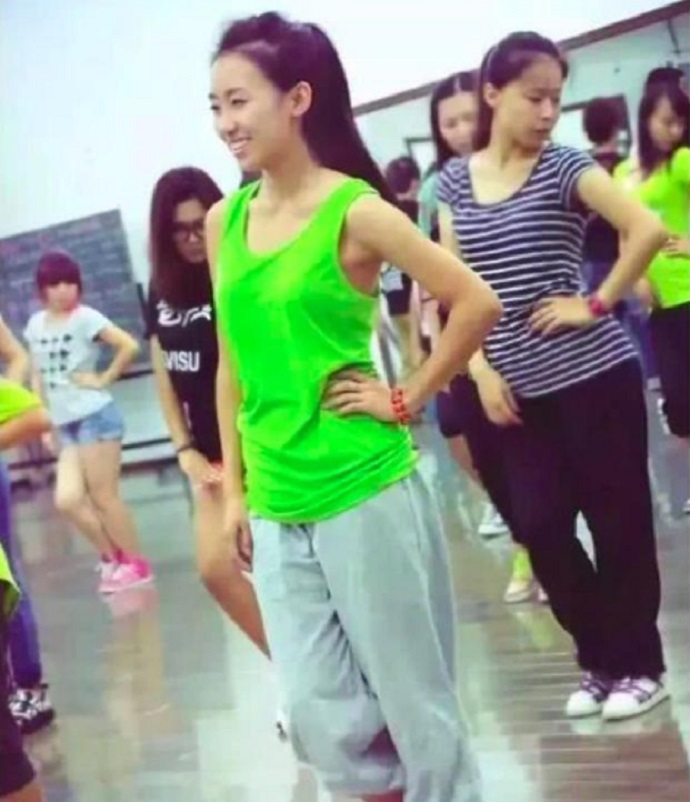 毕滢大学照片