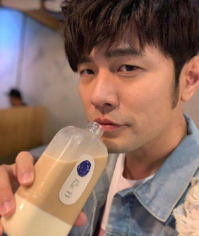 周杰伦喝奶茶的理由