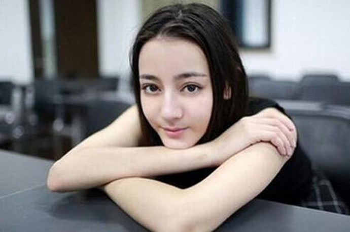 迪丽热巴照片