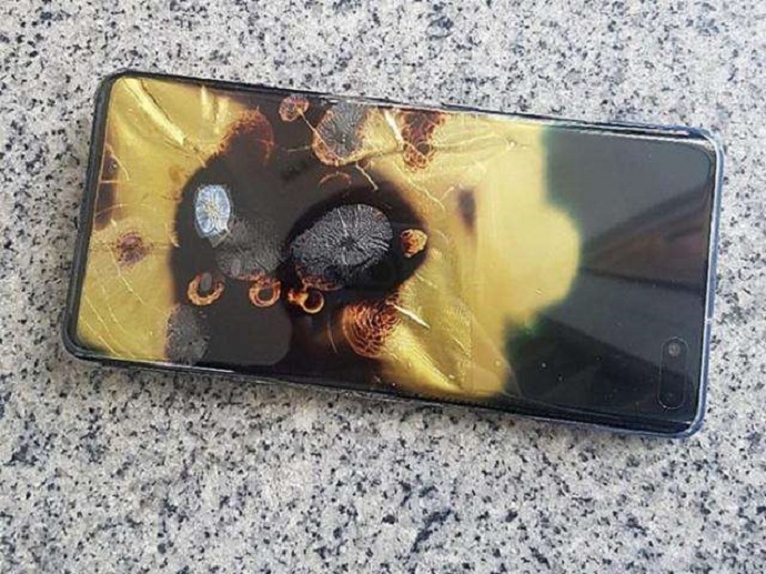 发生自燃的三星5G手机