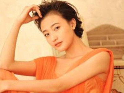 阎娜三围引人瞩目 阎娜美胸图片曝光个人资料