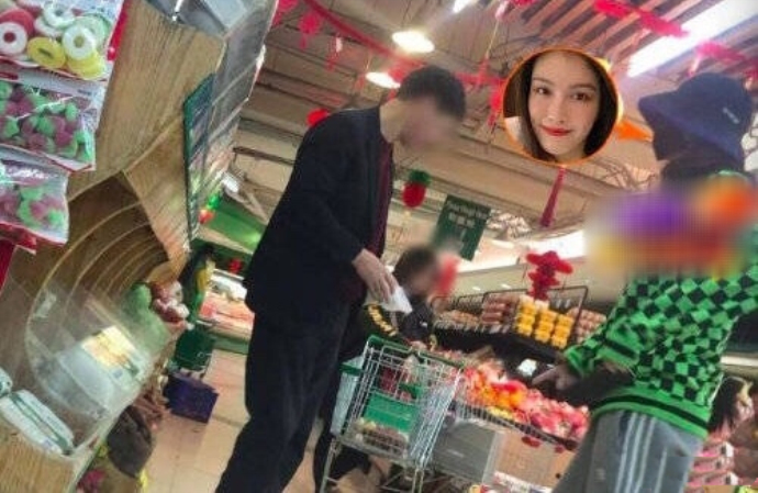 何穗辟谣恋情