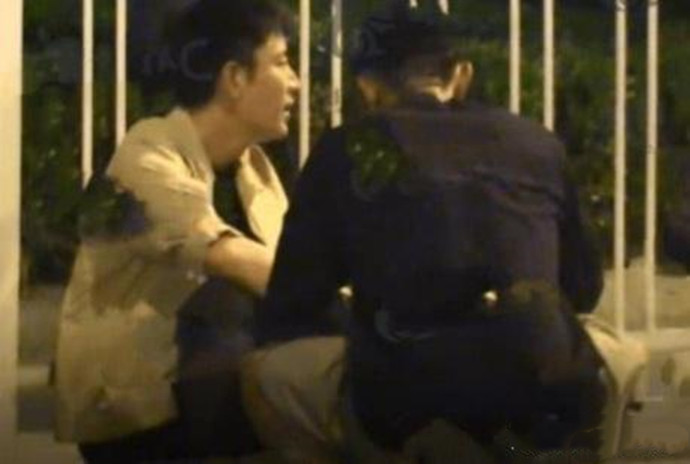 贾乃亮深夜醉酒