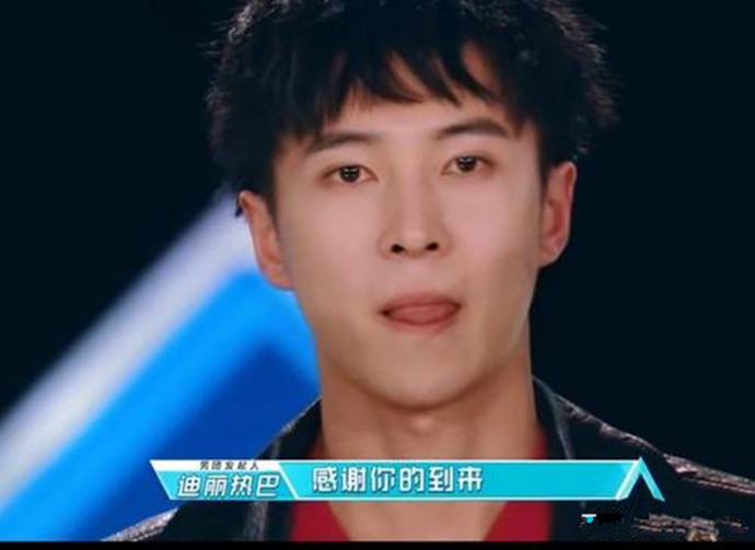 杨非同变形计