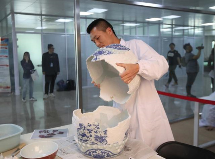 修复文物