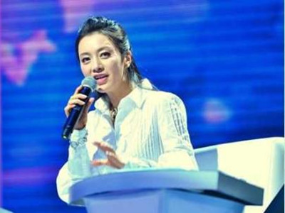 咖啡之翼尹峰老公 尹峰老公看起来像是二十多岁小伙子