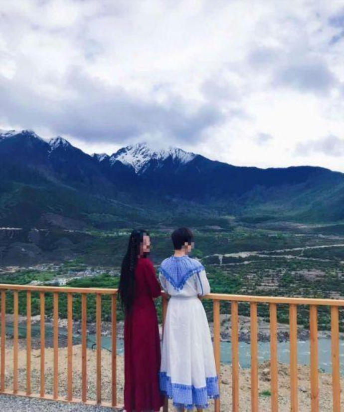 黄小姐西藏旅游照