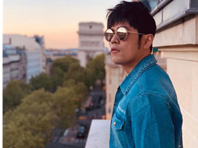 周杰伦曝童颜照 却因一件事被朋友吐槽长得着急