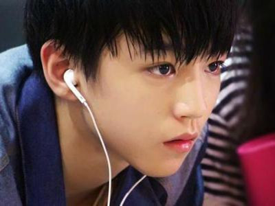 王俊凯摸裆 为什么王俊凯总是穿长裤另有隐情吗