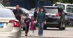 等等小花探班孙俪 兄妹俩近照曝光孙俪新剧造型干练
