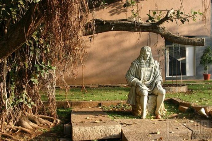 牛顿