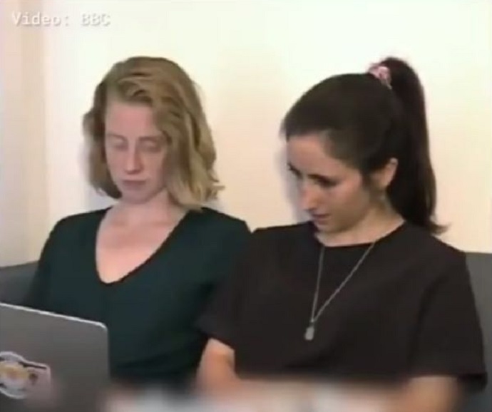 女同性情侣拒绝接吻遭殴打