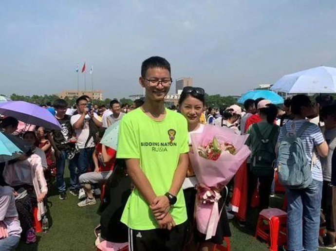 高考生感恩母亲