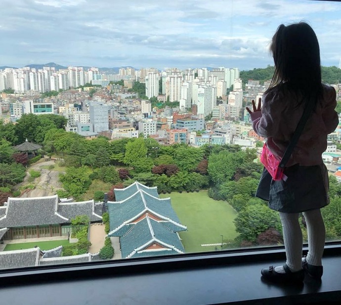 汤唯女儿近照曝光