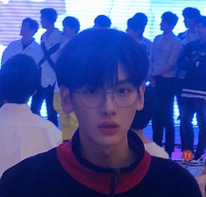 翟潇闻近照