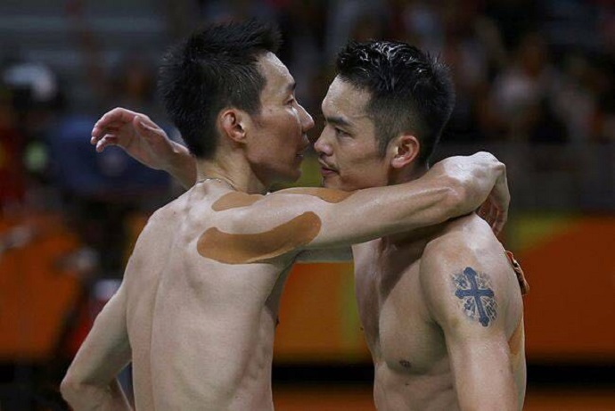 林李大战后两人拥抱致意