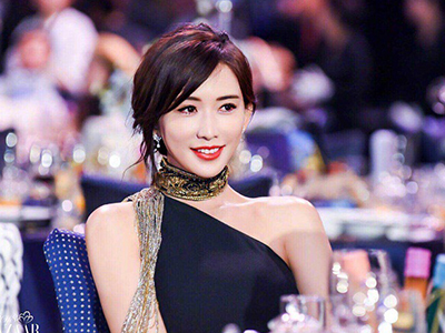 林志玲老公首现身 活动中很低调被问新婚生活是否幸福