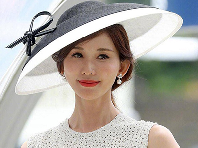 林志玲婚后首亮相 淡妆出镜满脸幸福与英国王室看赛马