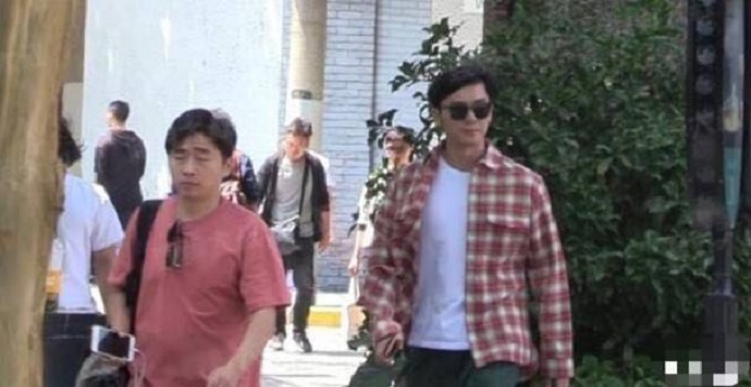 李晨分手后首度现身
