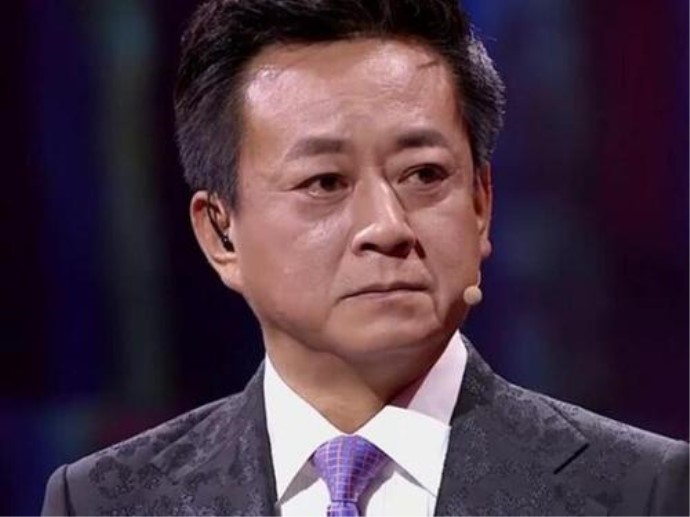 55岁朱军近照