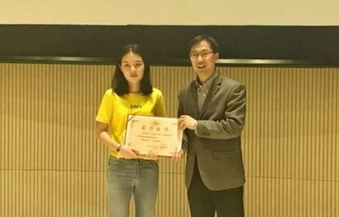 李咏女儿