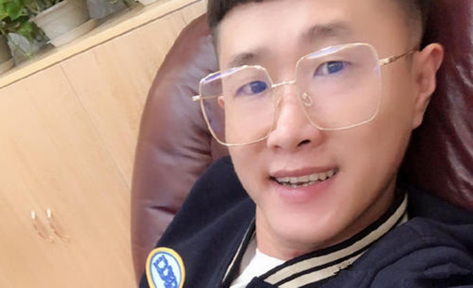 快手白小白的媳妇照片
