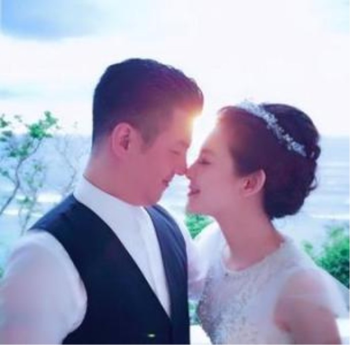 贾静雯前夫结婚
