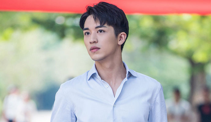 许魏洲有什么后台