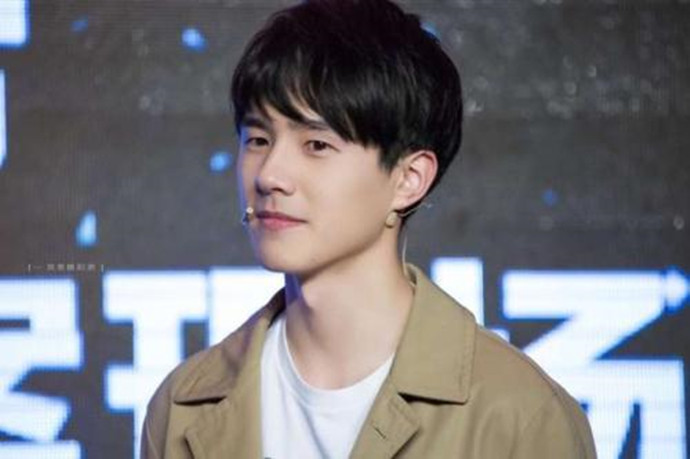 刘昊然