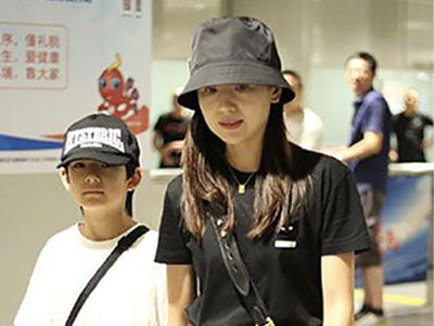 董洁牵手儿子现身 顶顶面容清秀似潘粤明母子二人像姐弟