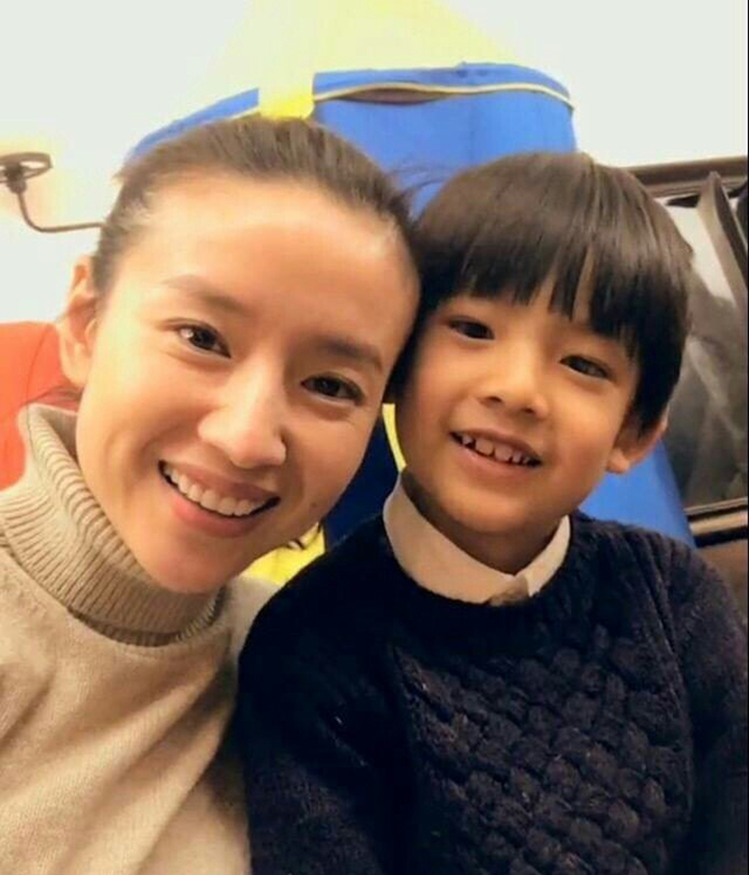 董洁带顶顶上综艺节目