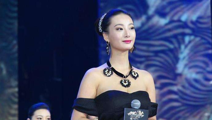 王李丹妮写真